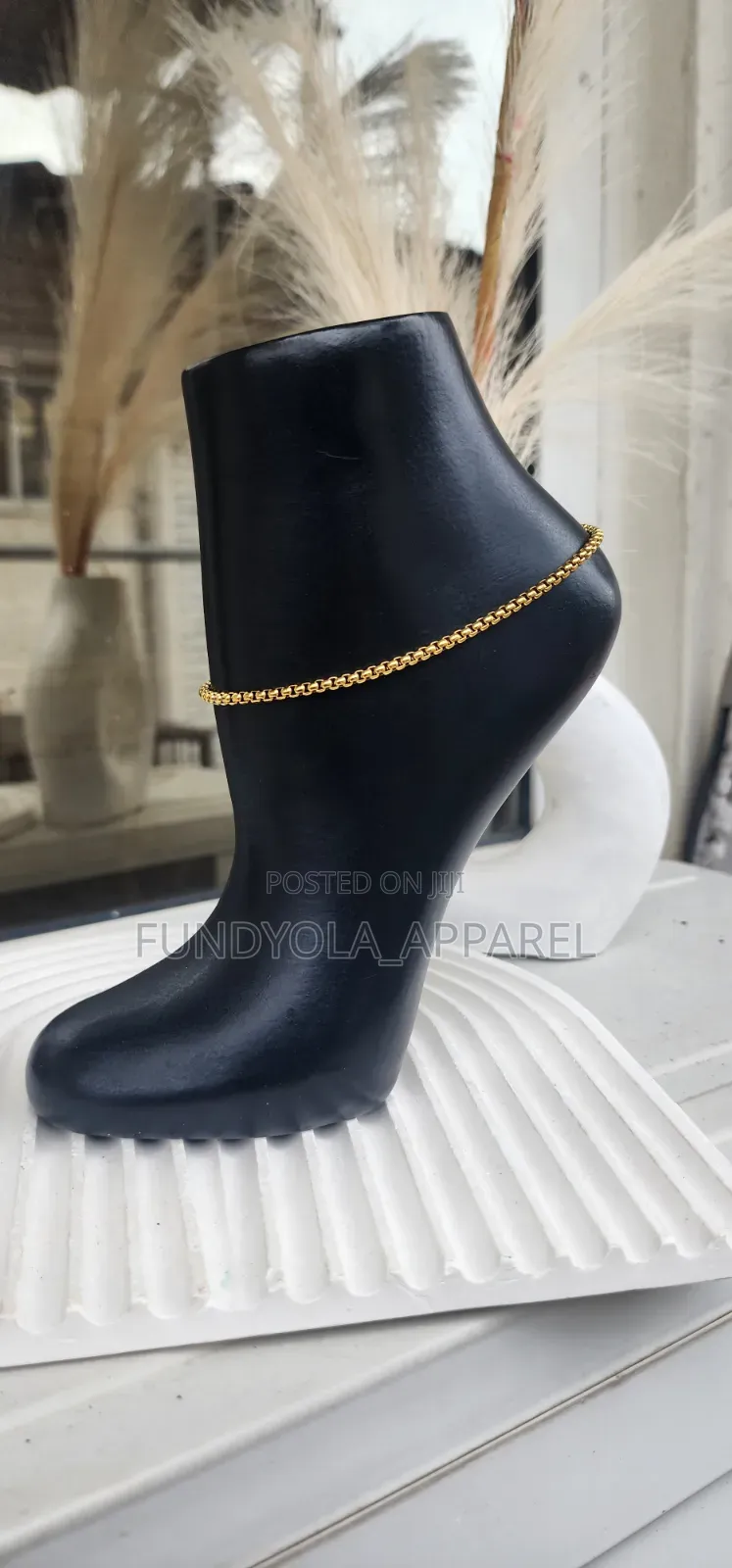 Pearl Thick Gold Leg Chain