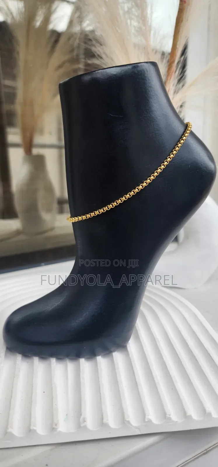 Pearl Thick Gold Leg Chain