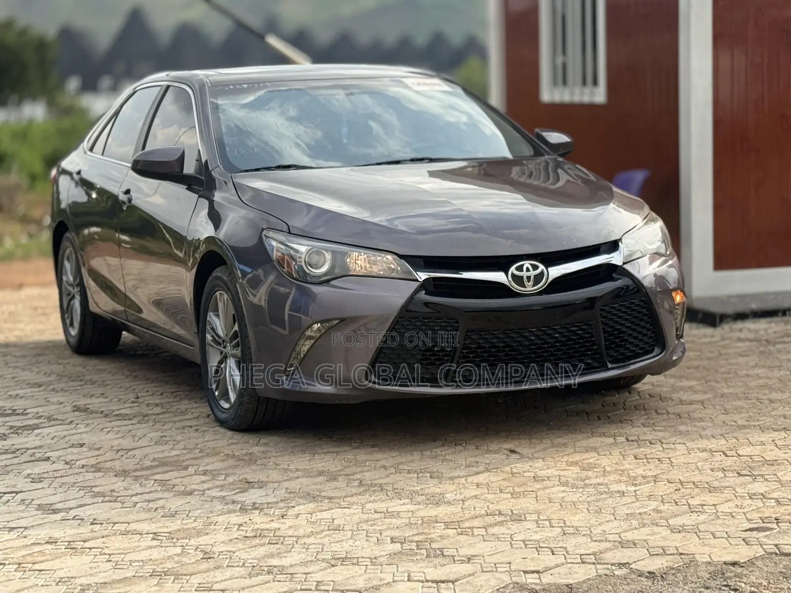Toyota Camry SE 4dr Sedan (2.5L 4cyl 6A) 2016 Gray