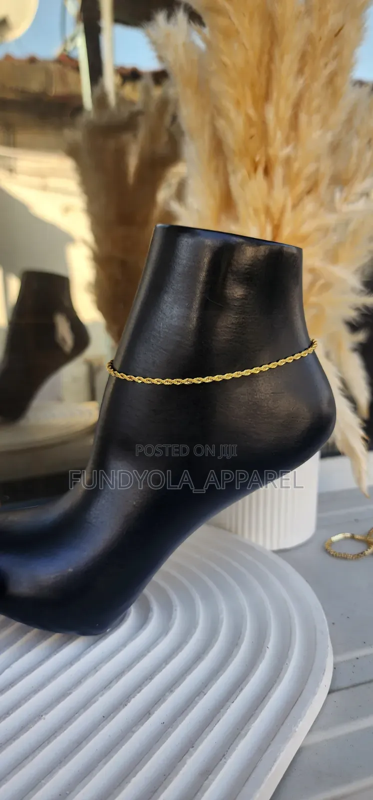 Slim Twist Gold Steel Leg Chain