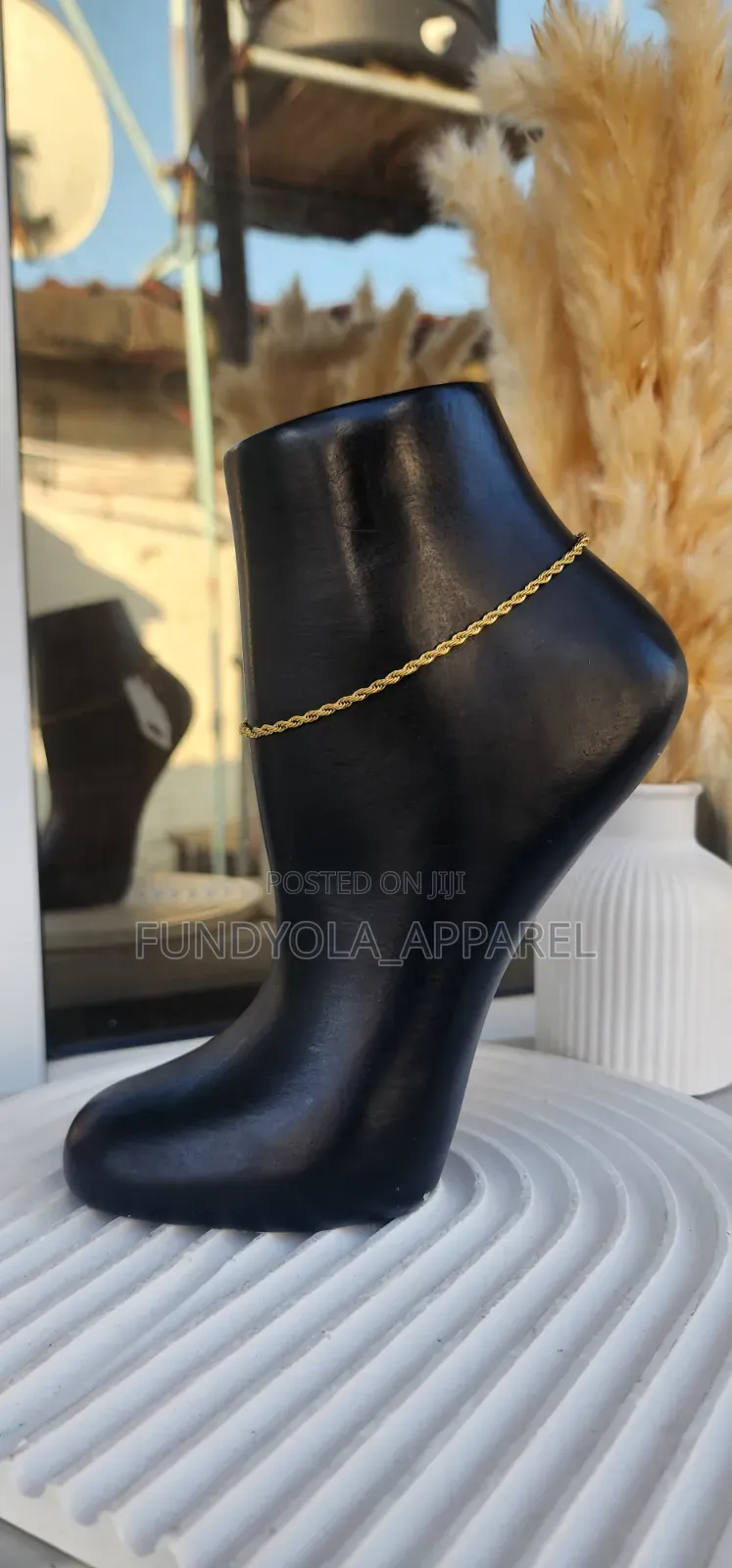 Slim Twist Gold Steel Leg Chain