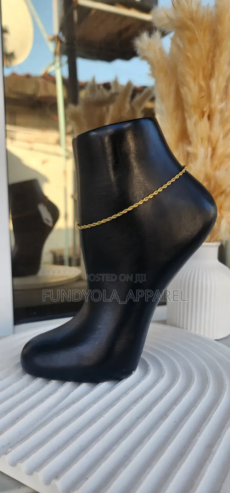 Slim Twist Gold Steel Leg Chain