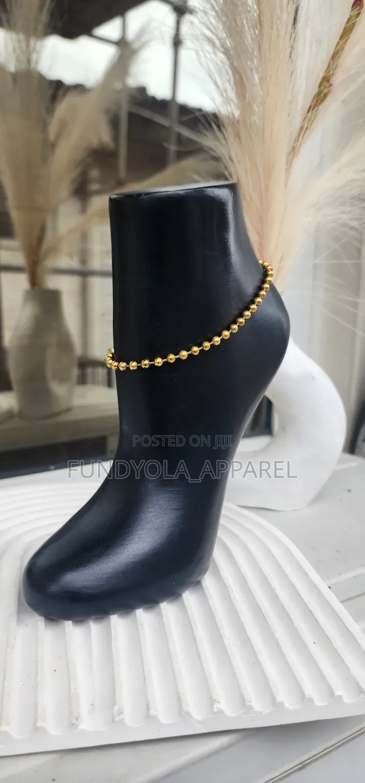 Ball Pearl Gold Steel Leg Chain
