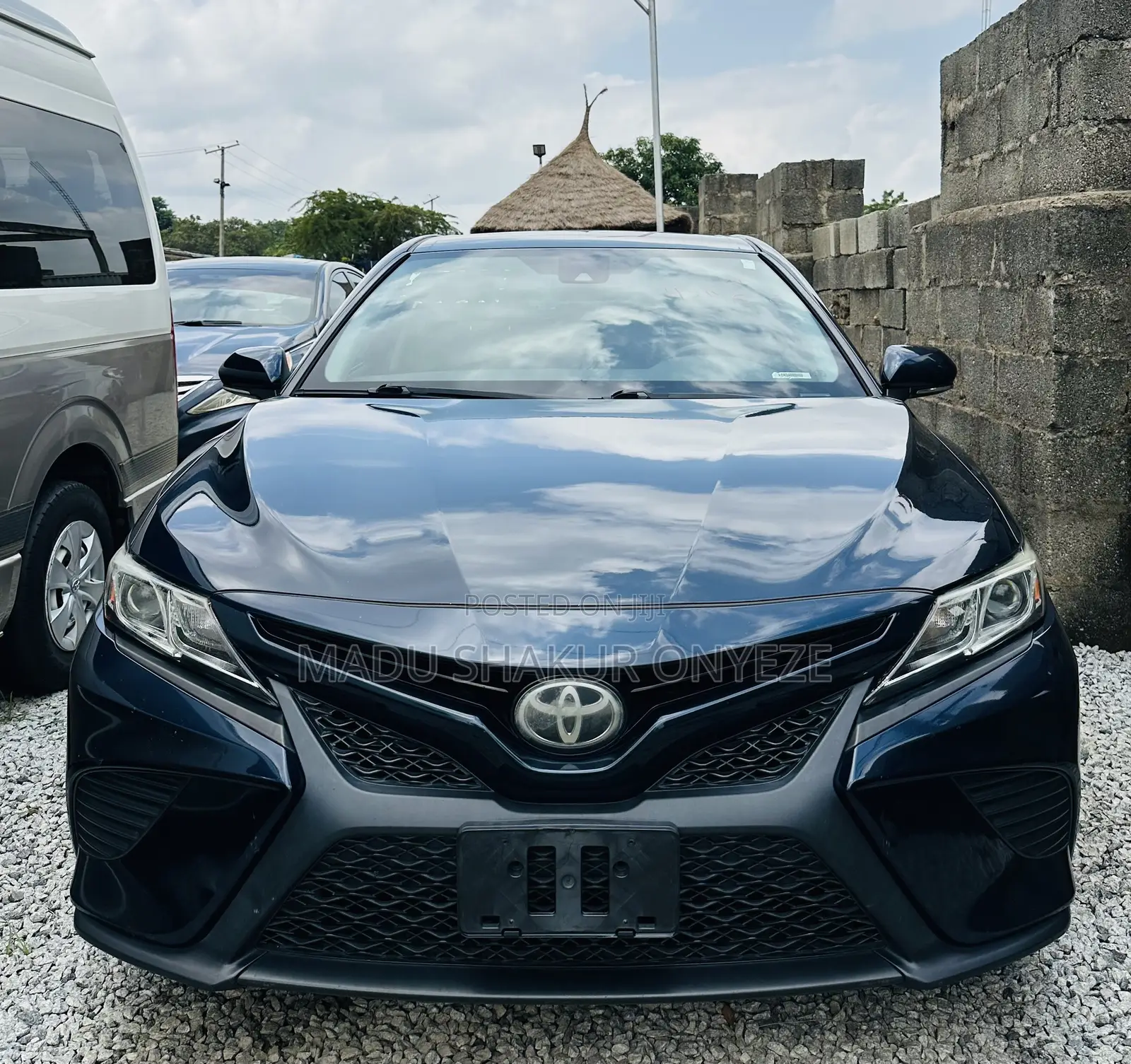 Toyota Camry SE (2.5L 4cyl 8A) 2019 Blue