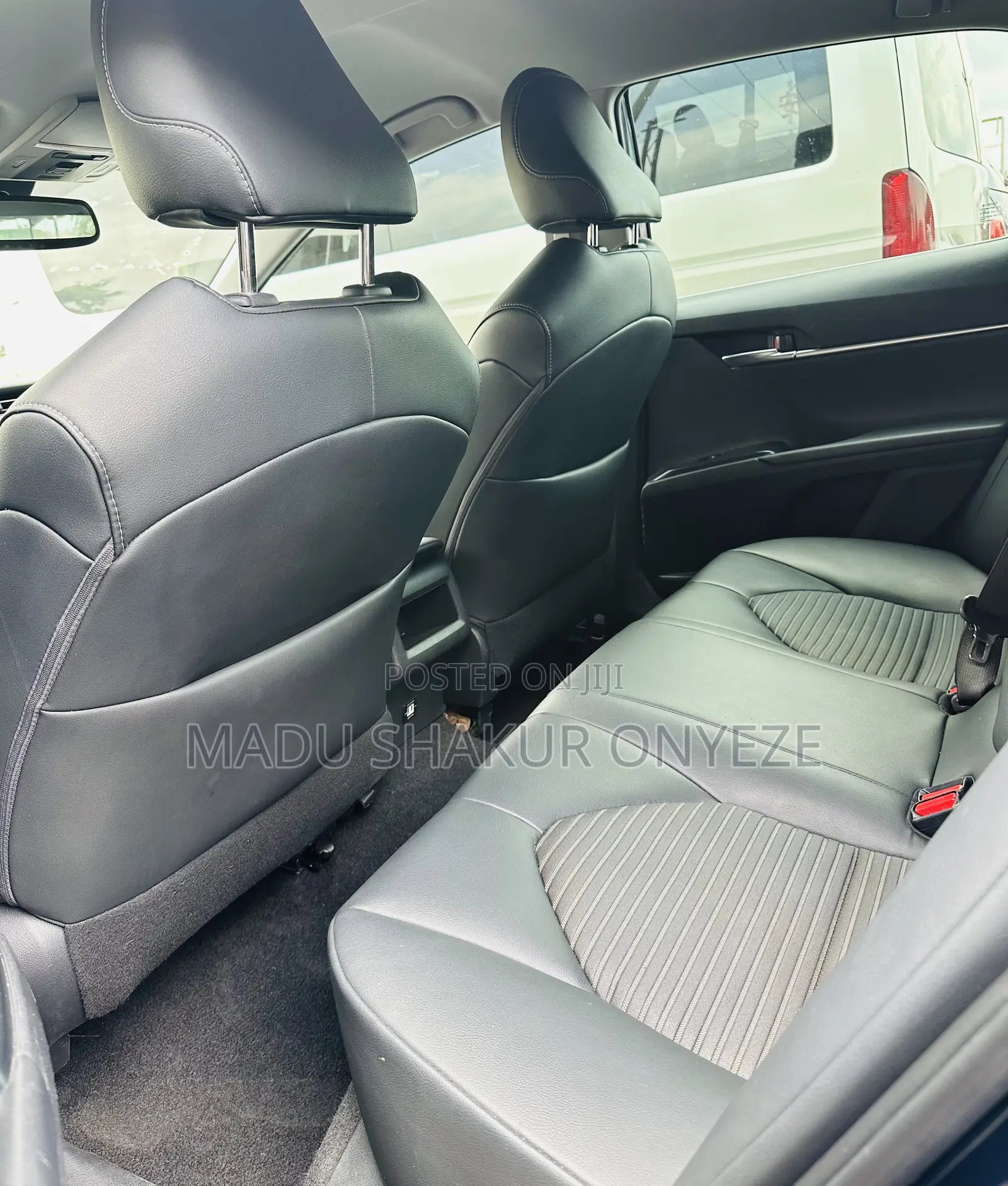 Toyota Camry SE (2.5L 4cyl 8A) 2019 Blue