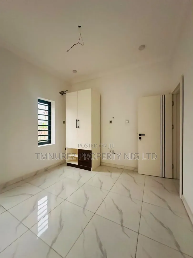 5bdrm Duplex in Phase 1 / Gbagada for sale