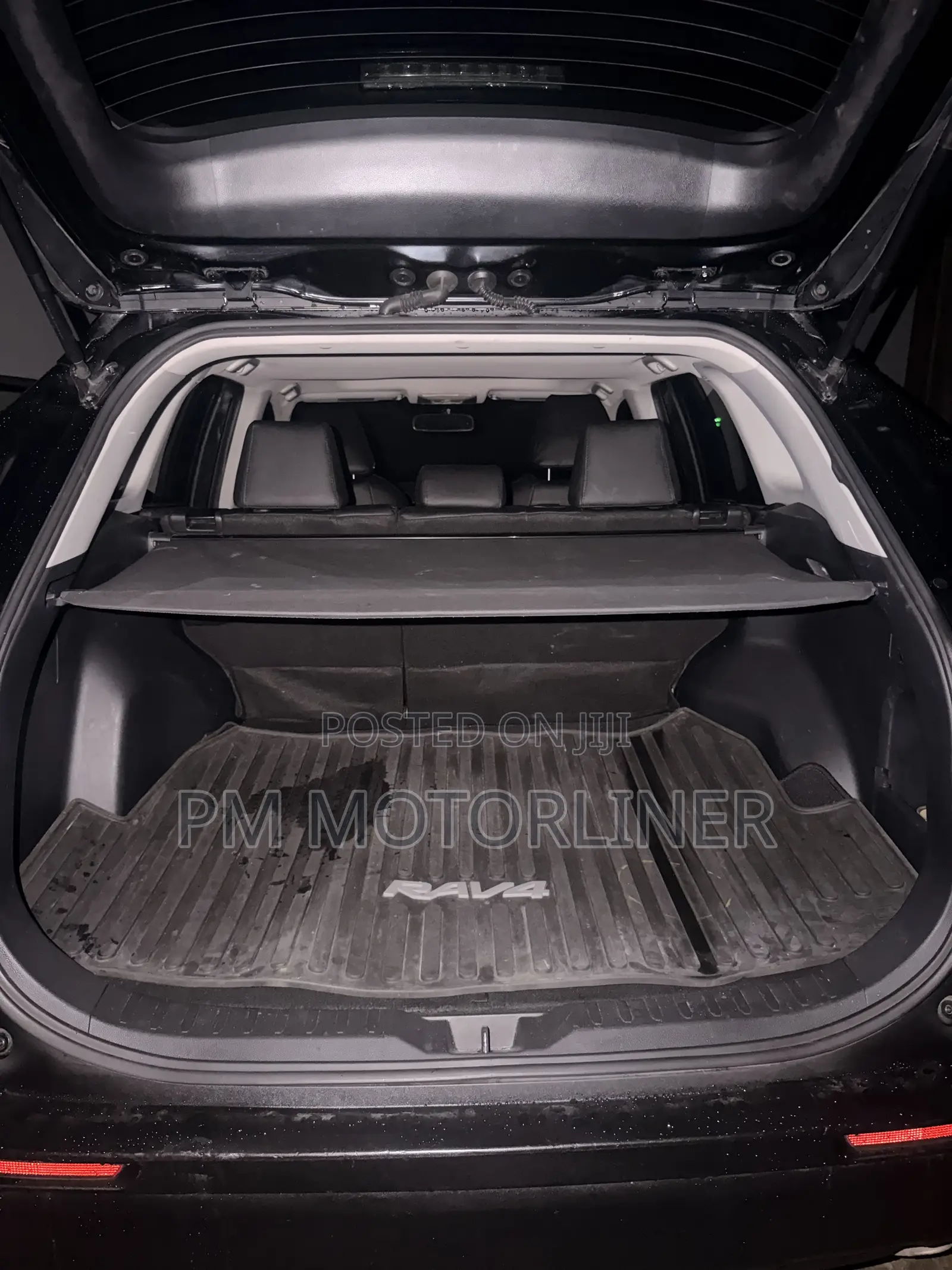 Toyota RAV4 XLE AWD 2019 Black