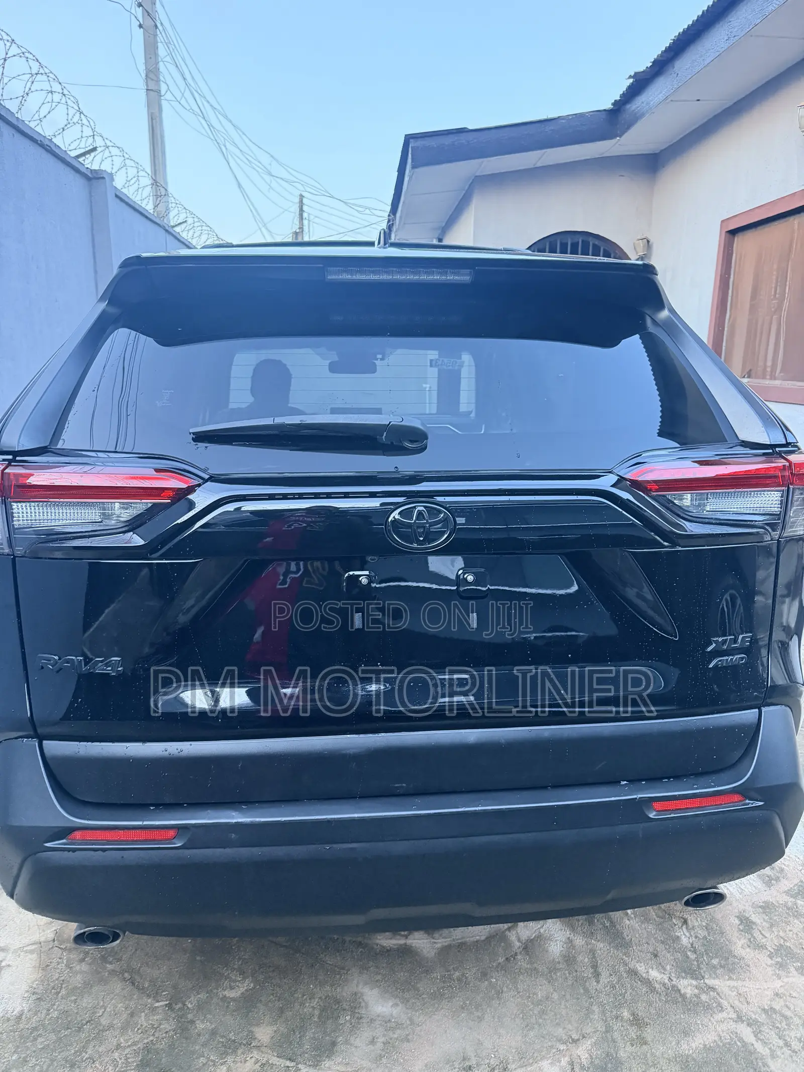 Toyota RAV4 XLE AWD 2019 Black