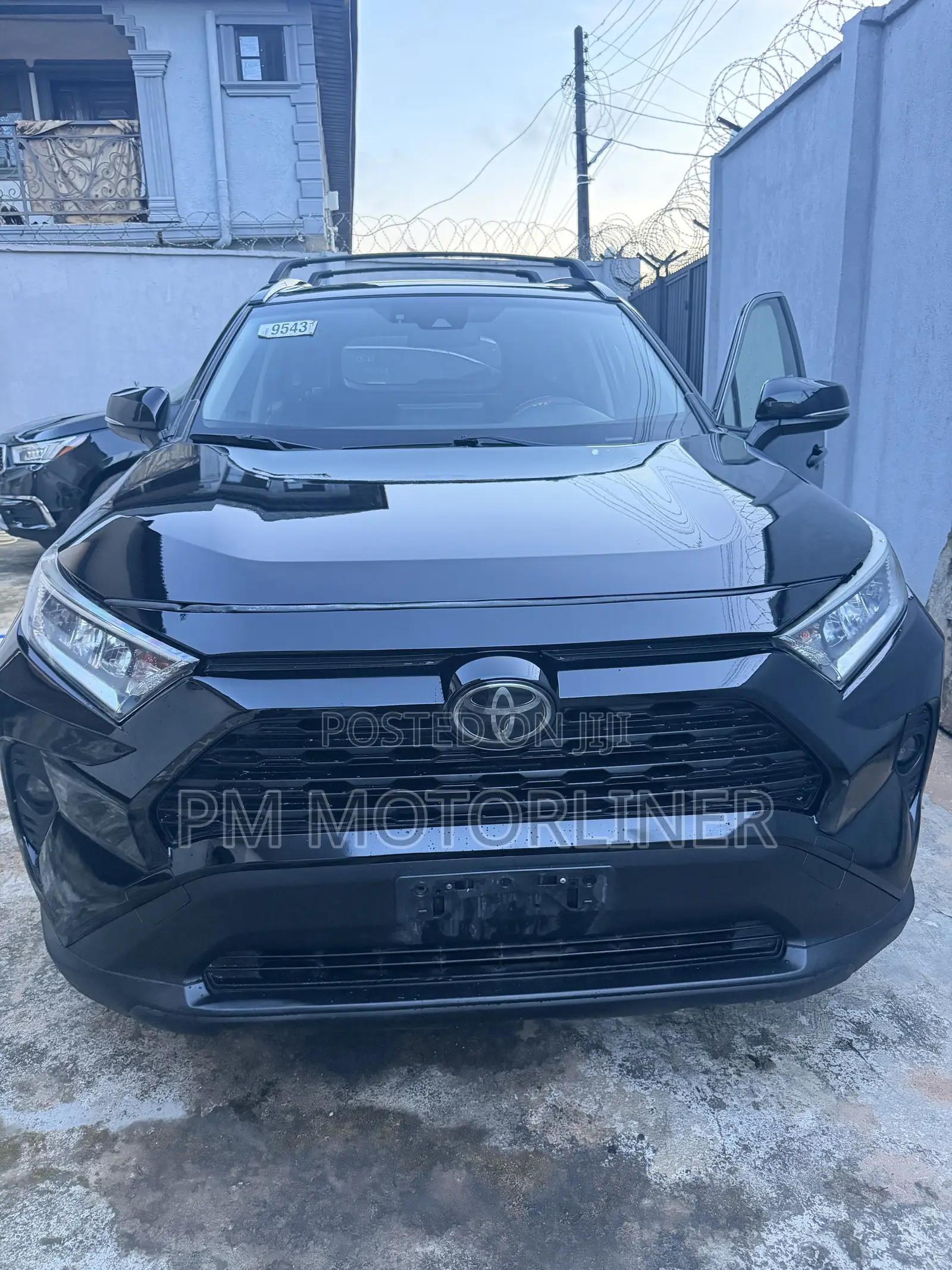 Toyota RAV4 XLE AWD 2019 Black