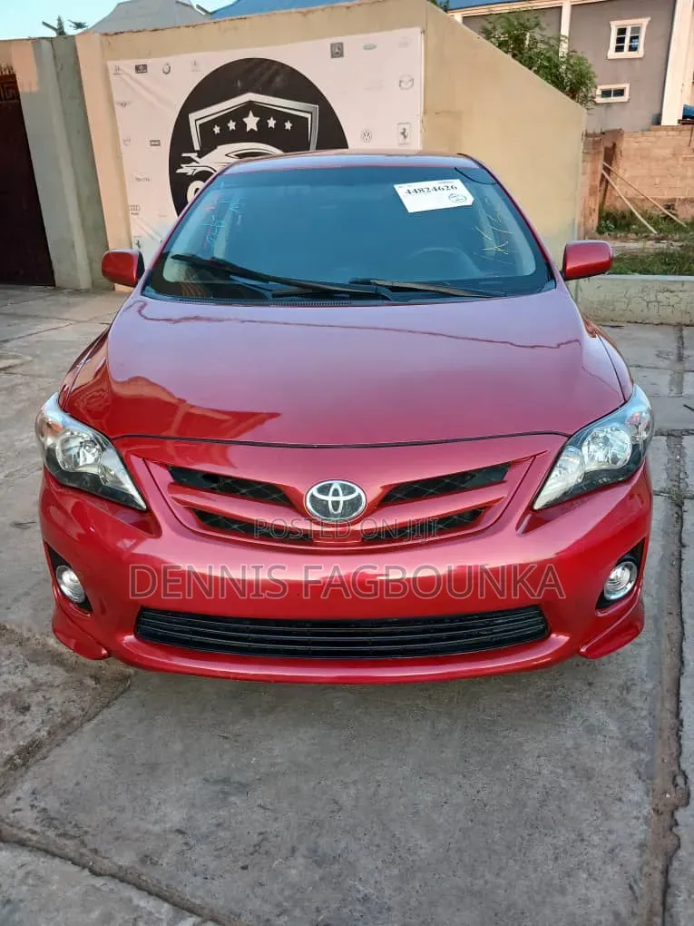 Toyota Corolla 2013 Red
