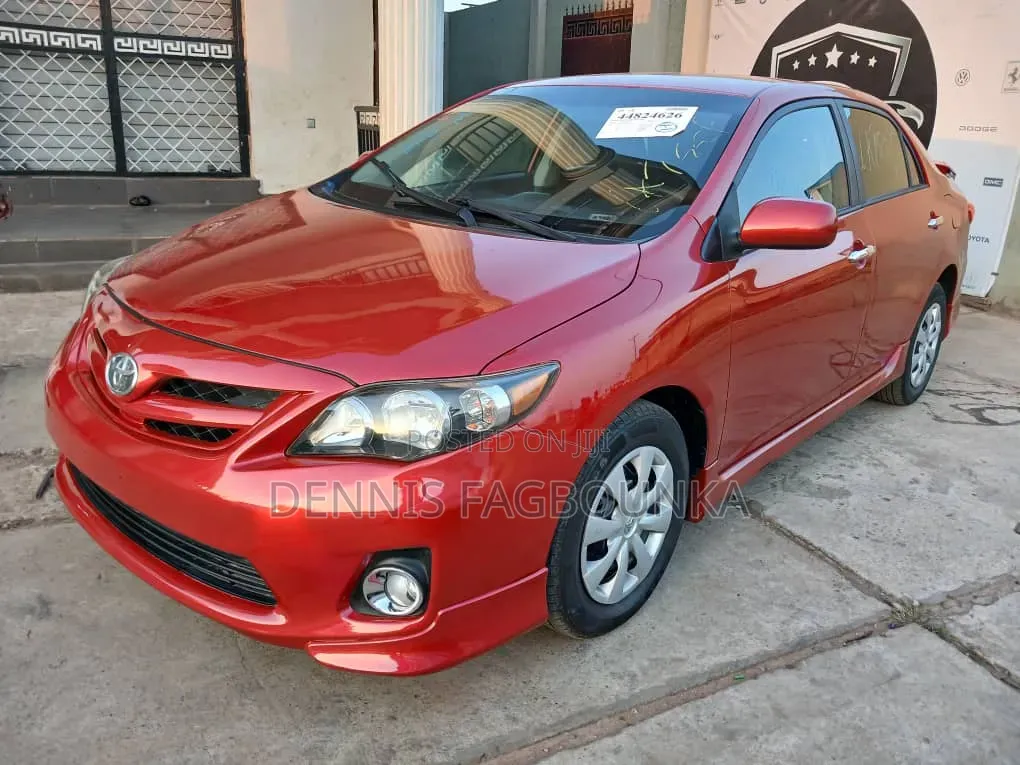 Toyota Corolla 2013 Red