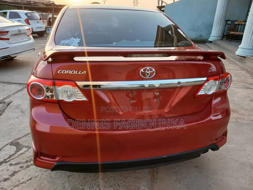 Toyota Corolla 2013 Red