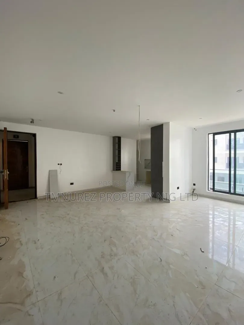 2bdrm Apartment in Lekki Phase 1 for sale
