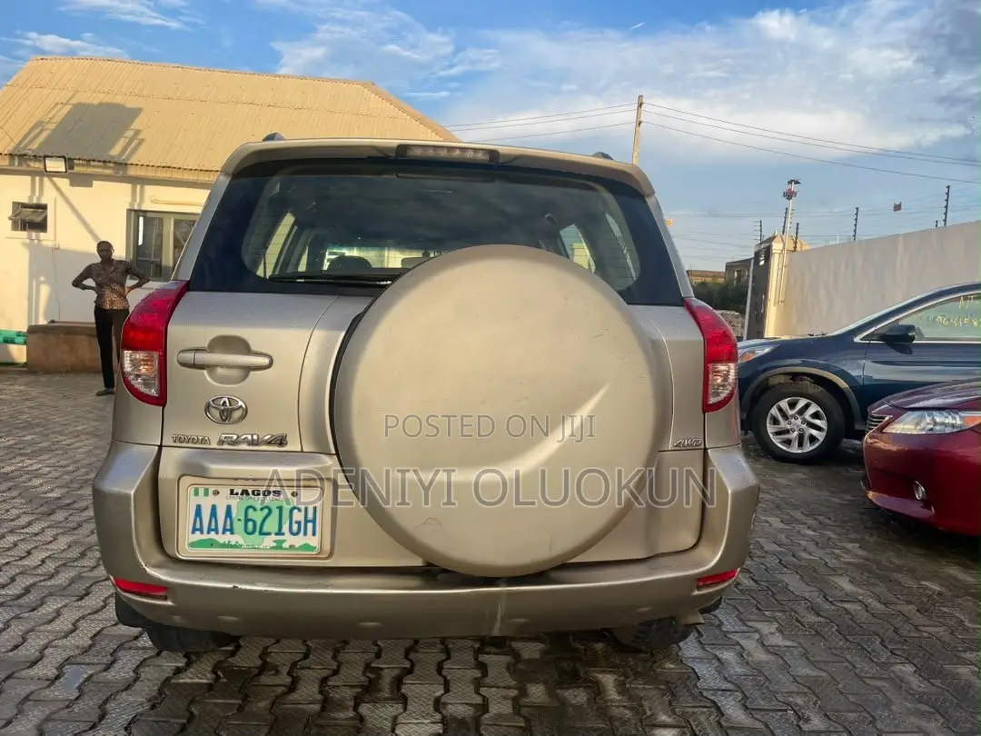 Toyota RAV4 2.0 4x4 VX 2007 Gold