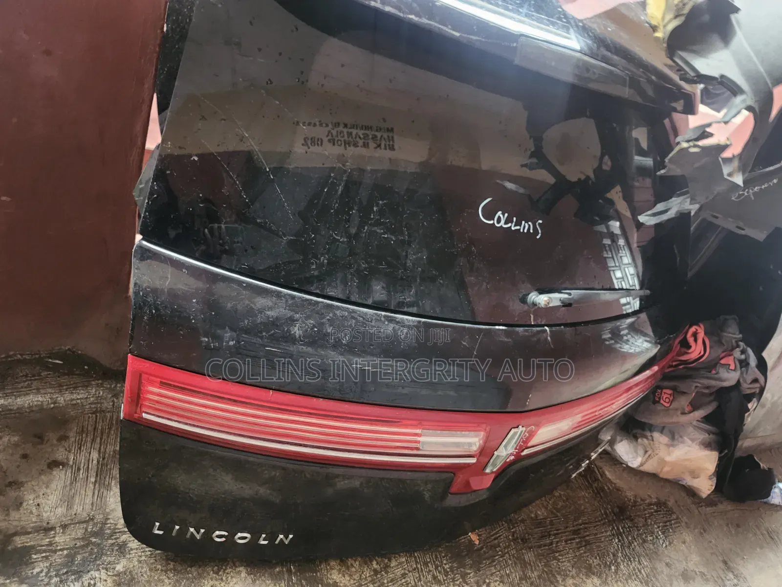 Back Boot Lincoln MKT 2012 to 2015