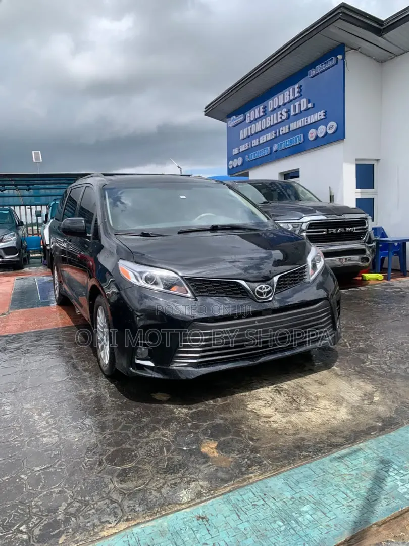 Toyota Sienna XLE 7 Passenger 2012 Black