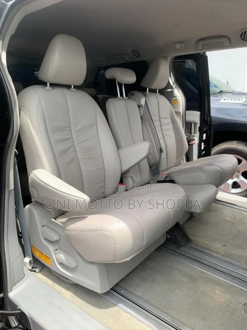 Toyota Sienna XLE 7 Passenger 2012 Black