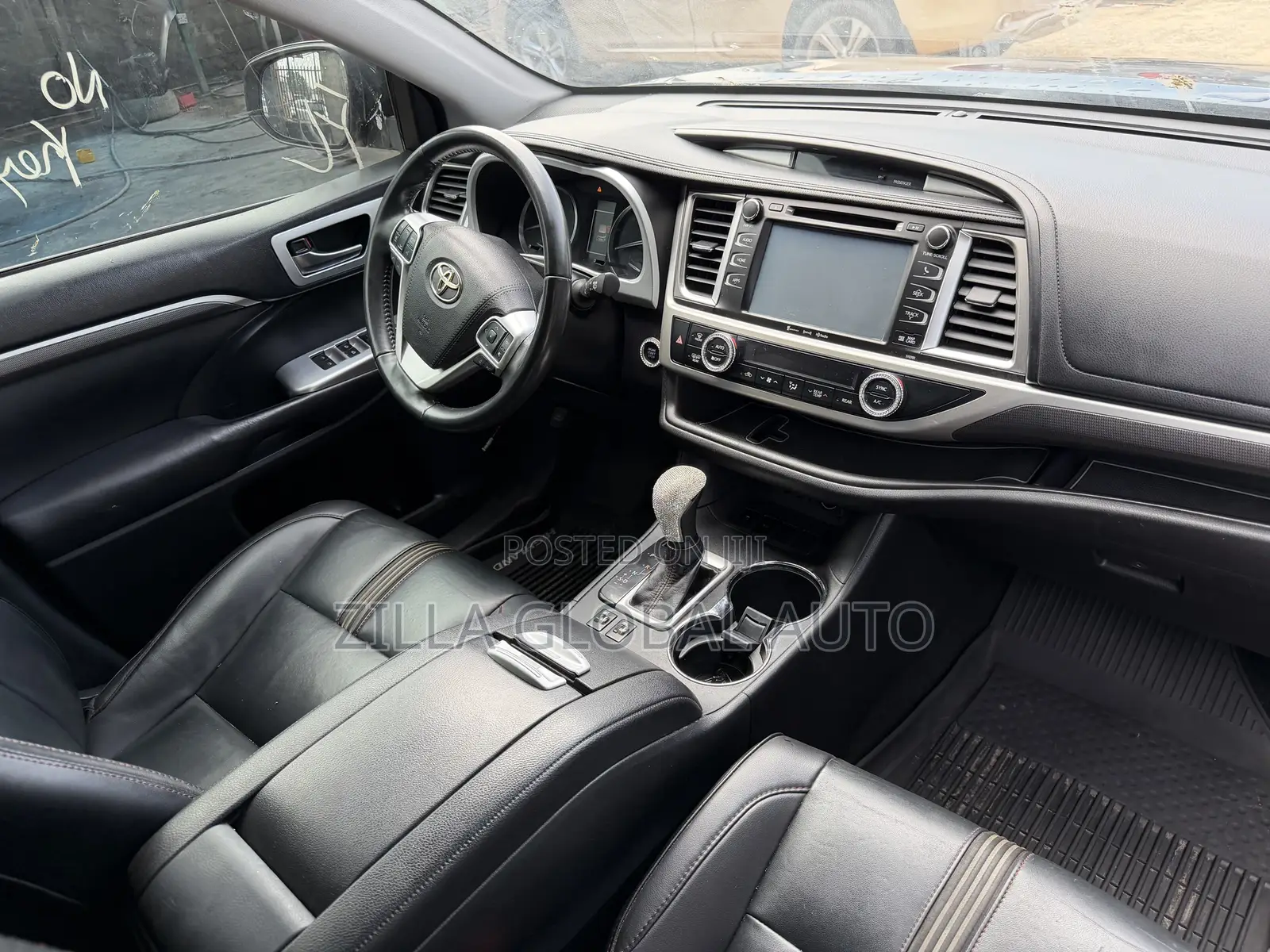 Toyota Highlander SE 2019 Black