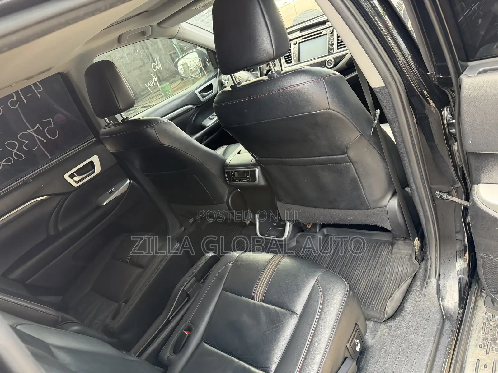 Toyota Highlander SE 2019 Black