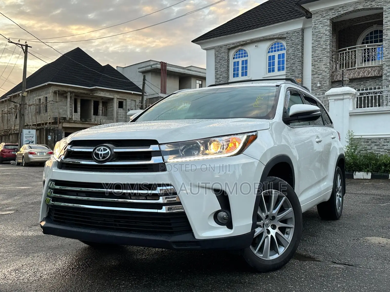 Toyota Highlander XLE 4dr SUV AWD (3.5L 6cyl 6A) 2015 White