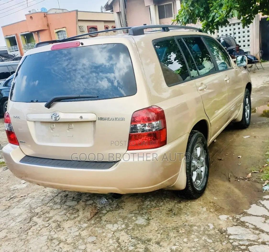 Toyota Highlander V6 2005 Gold
