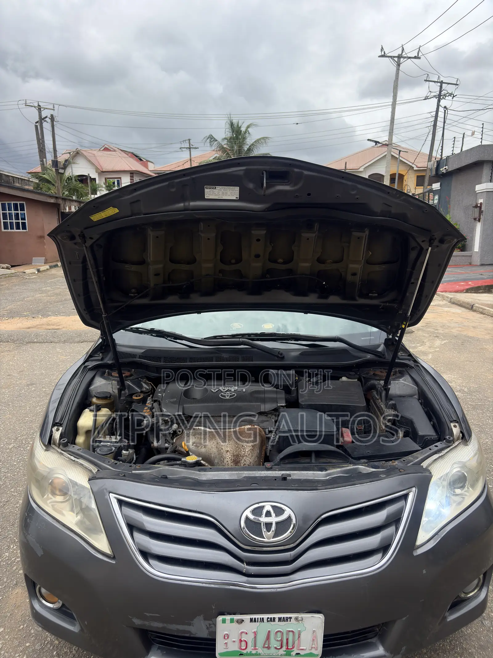 Toyota Camry LE 4dr Sedan (2.5L 4cyl 6AM) 2010 Gray