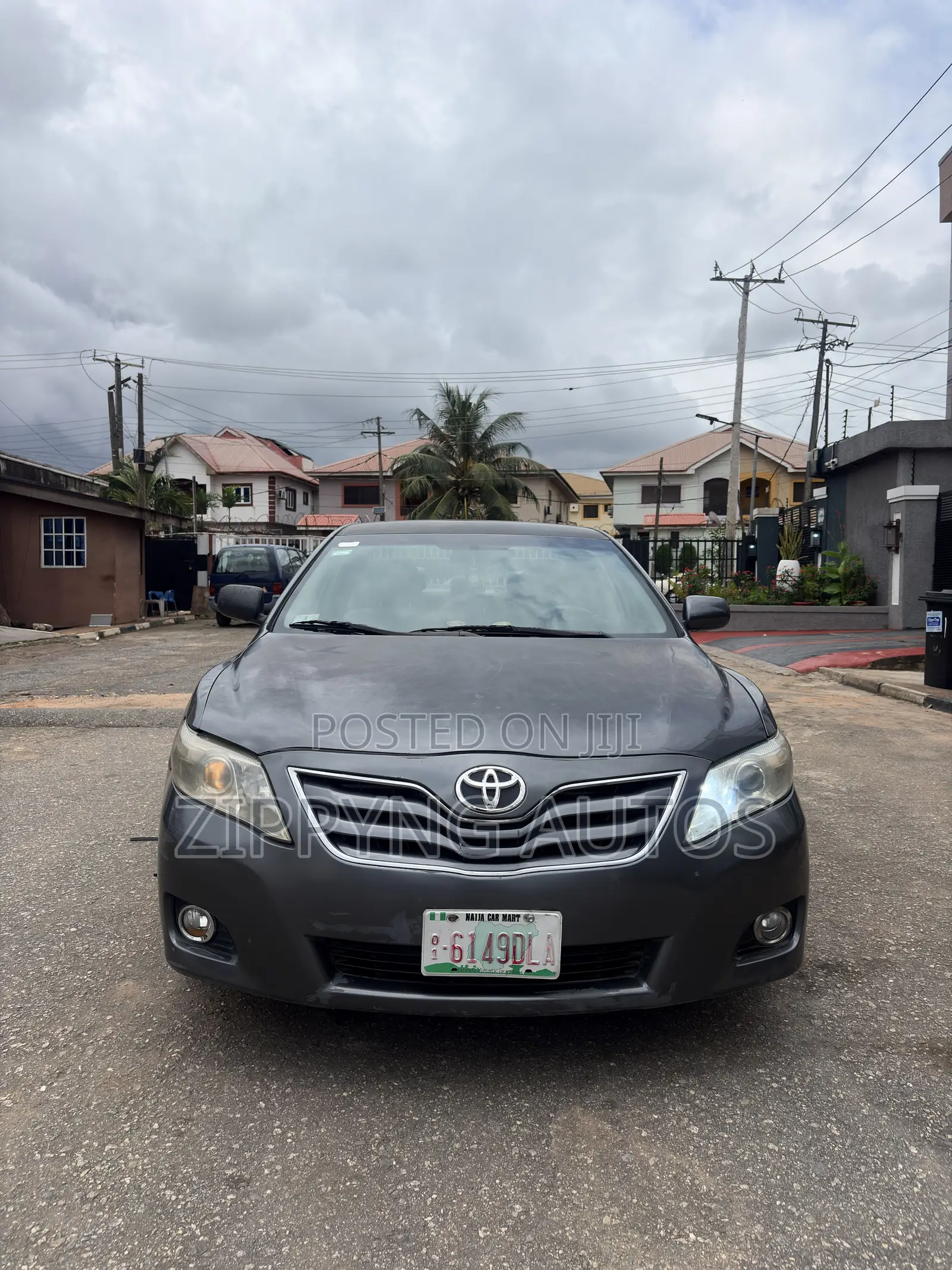 Toyota Camry LE 4dr Sedan (2.5L 4cyl 6AM) 2010 Gray