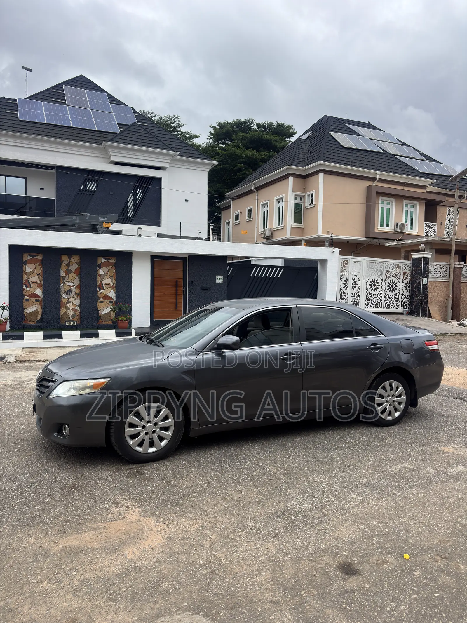 Toyota Camry LE 4dr Sedan (2.5L 4cyl 6AM) 2010 Gray