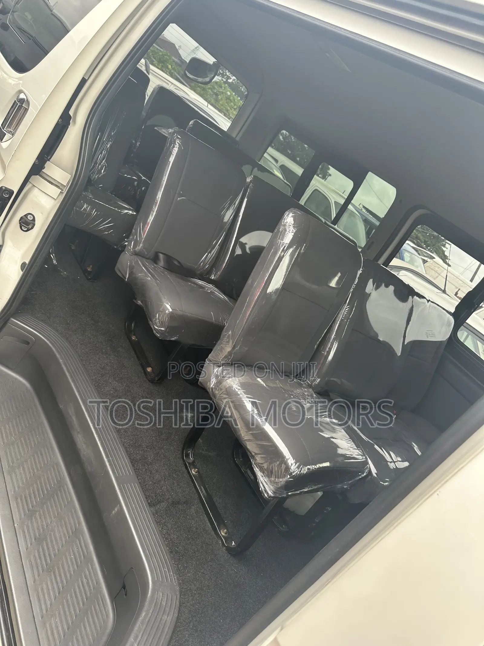 Toyota HiAce 2015 White