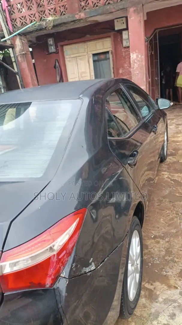 Toyota Corolla 2015 Black