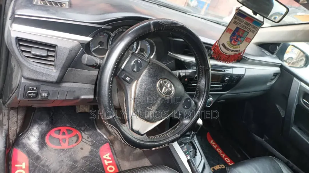 Toyota Corolla 2015 Black