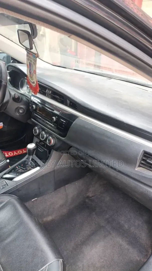 Toyota Corolla 2015 Black