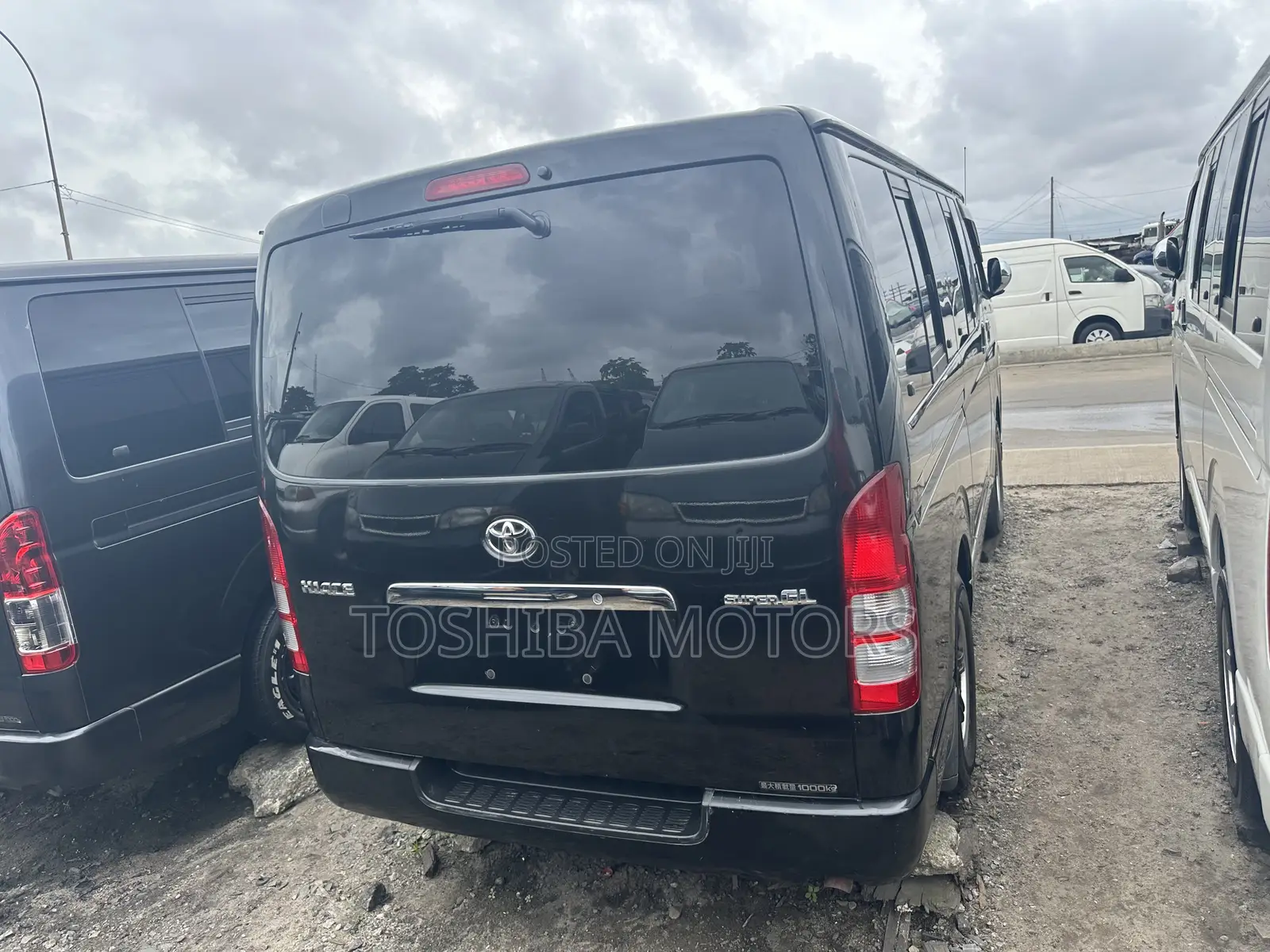 Toyota HiAce 2016 Black