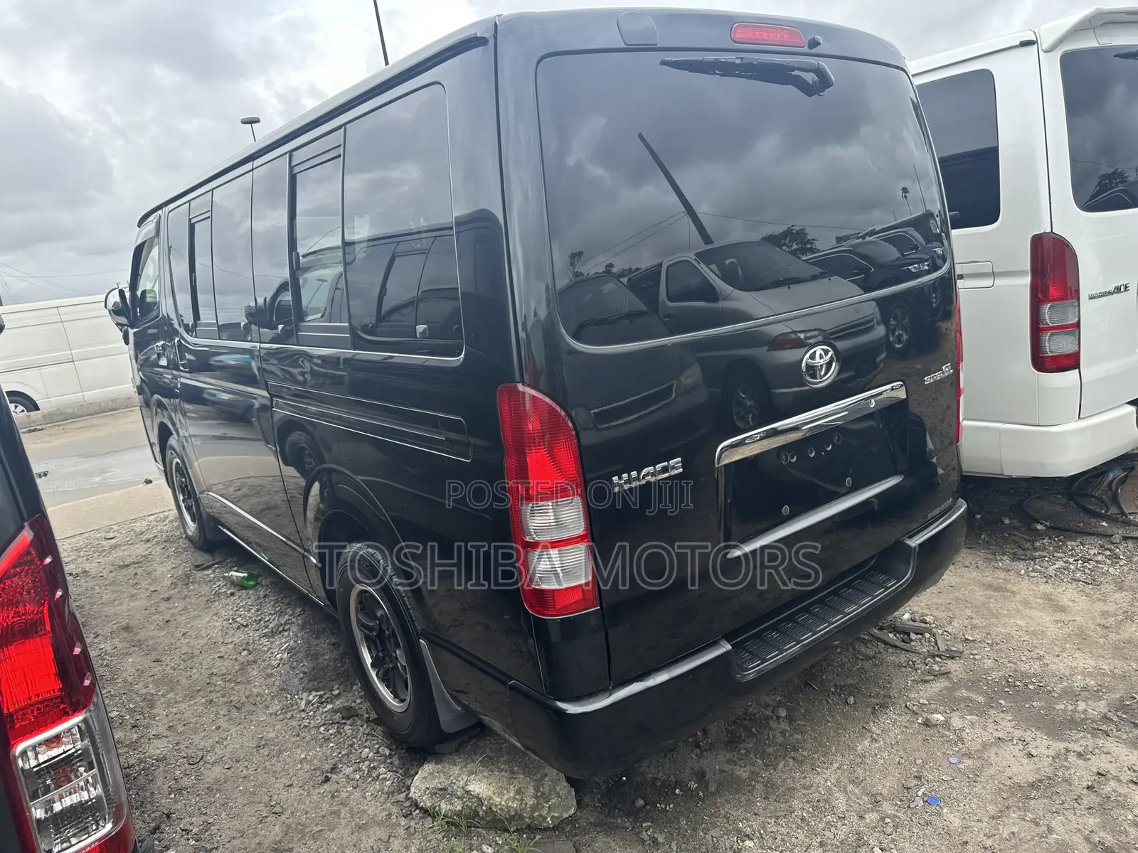Toyota HiAce 2016 Black