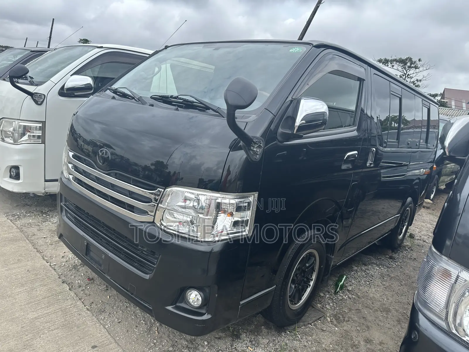 Toyota HiAce 2016 Black