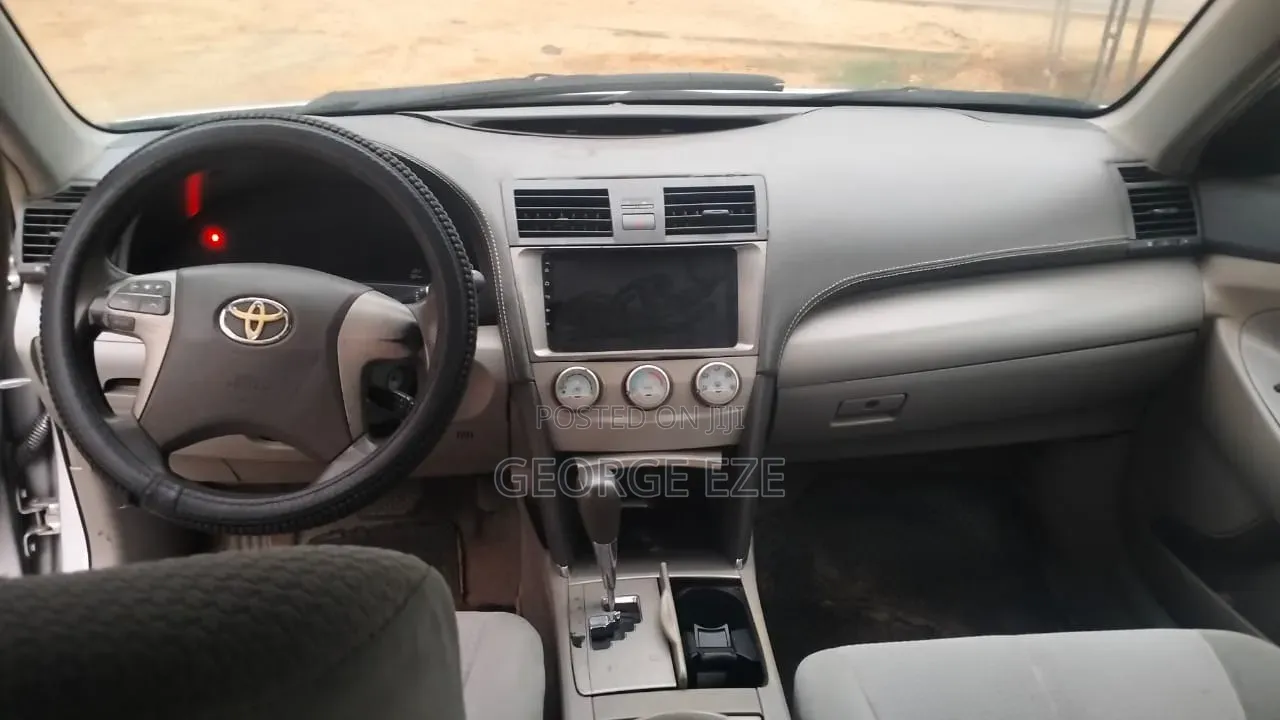 Toyota Camry 2010 Silver