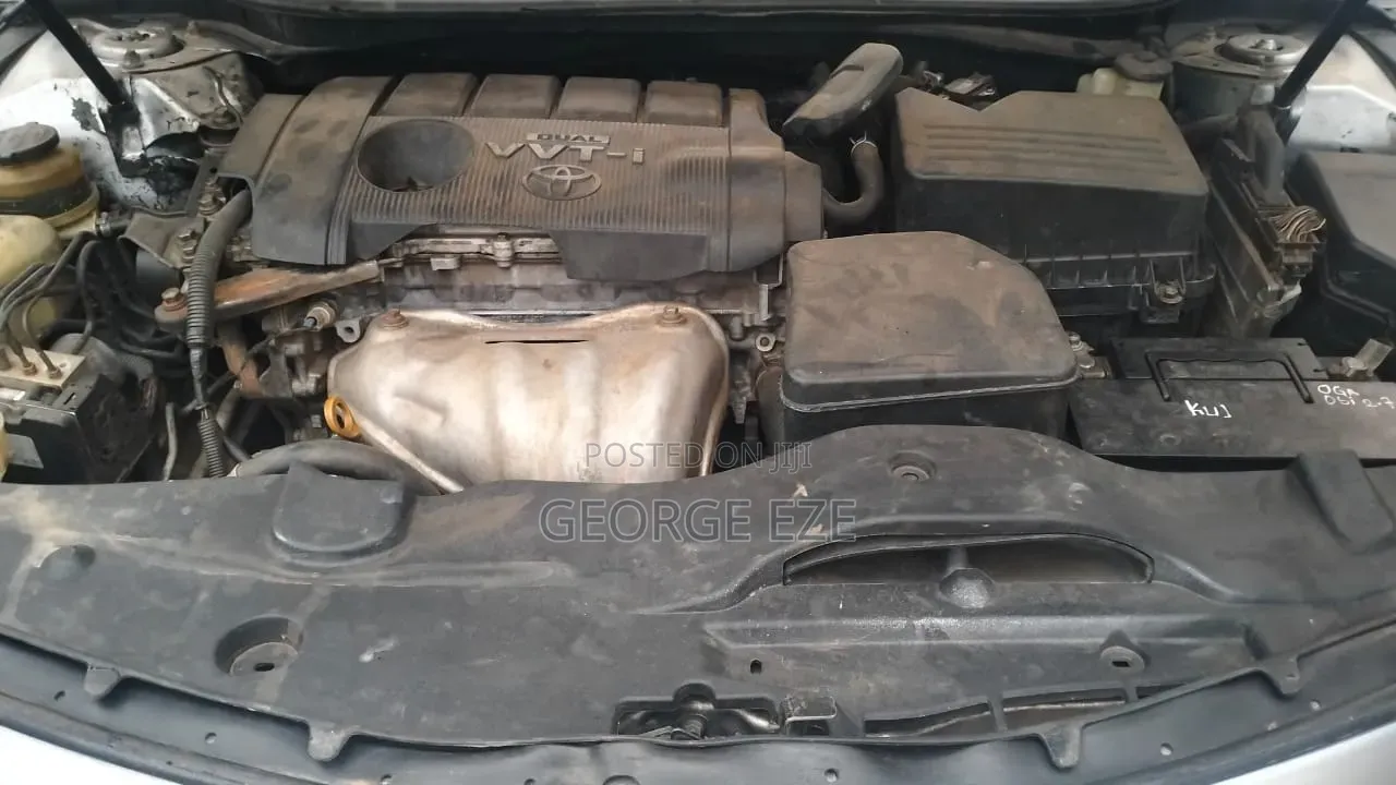 Toyota Camry 2010 Silver