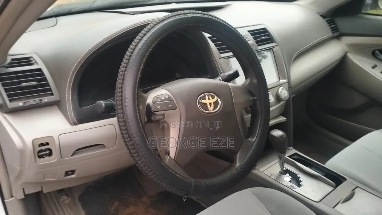 Toyota Camry 2010 Silver