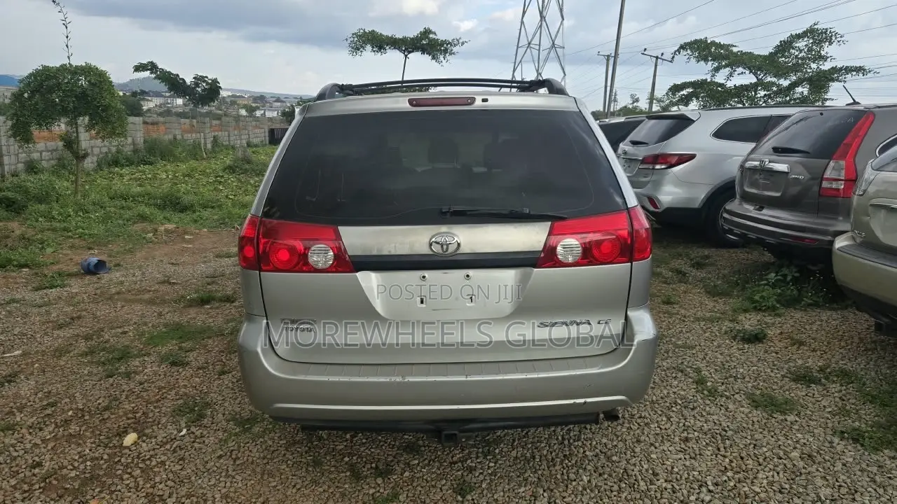 Toyota Sienna CE FWD 2007 Gray