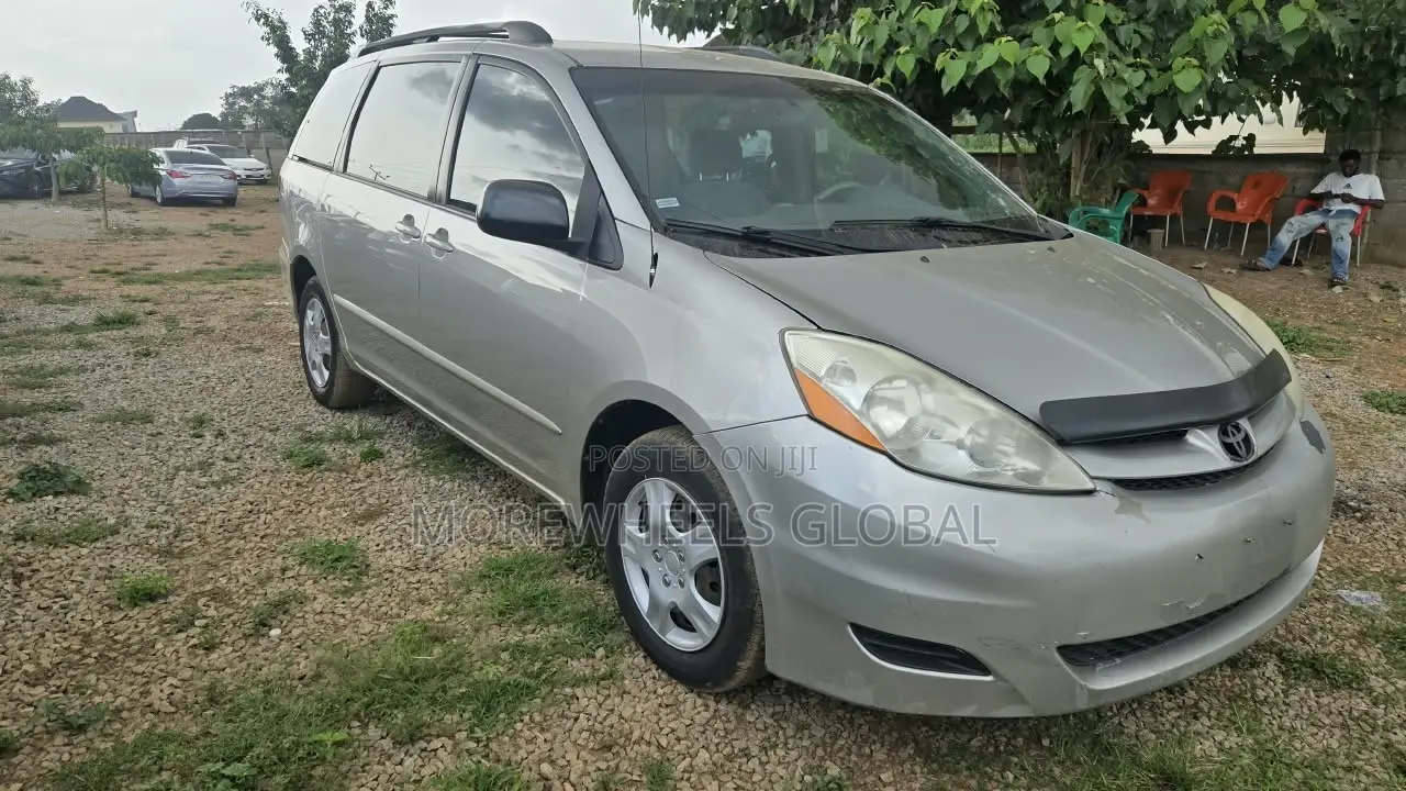 Toyota Sienna CE FWD 2007 Gray