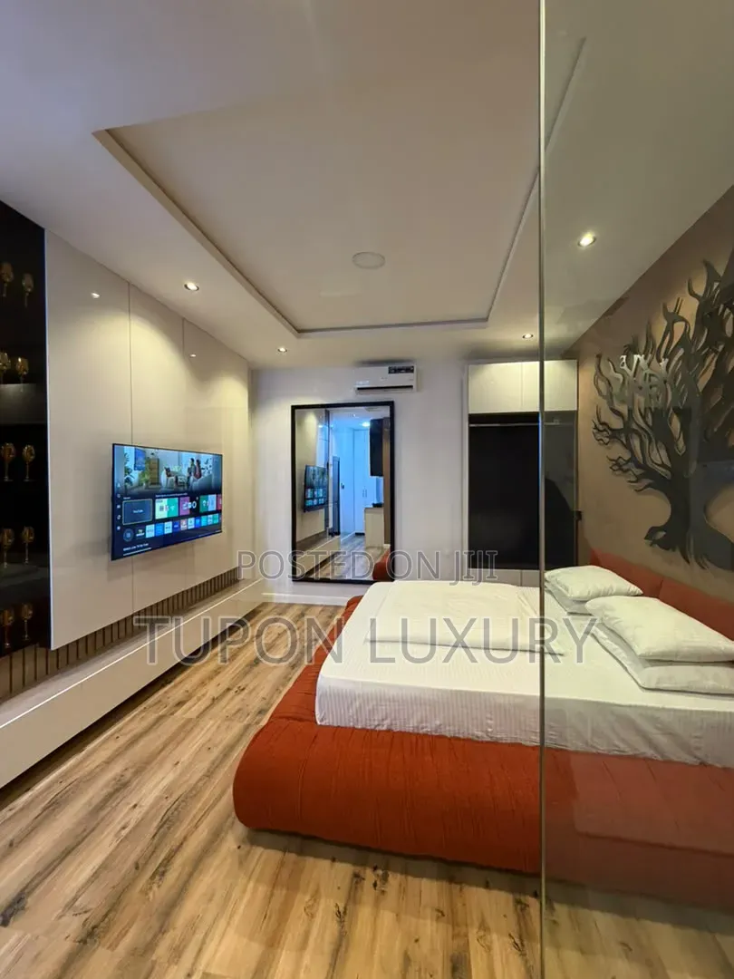 Luxury Studio Apartment With Bath Tub