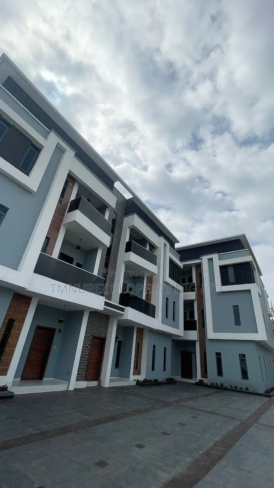 2bdrm Apartment in Off Lekki-Epe Expressway for sale