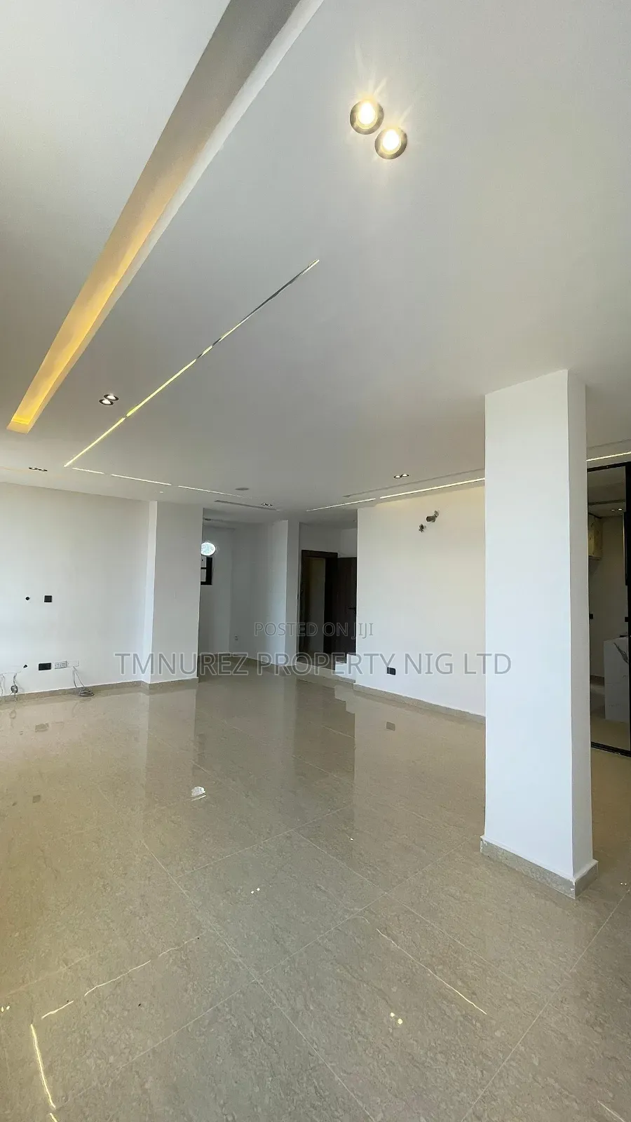 5bdrm Duplex in Osapa london for sale