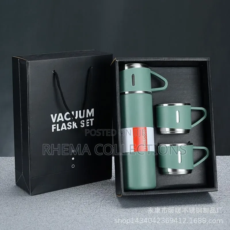Stainless Steel Vacuum Flask Gift Set (500ml + 3 Cups)