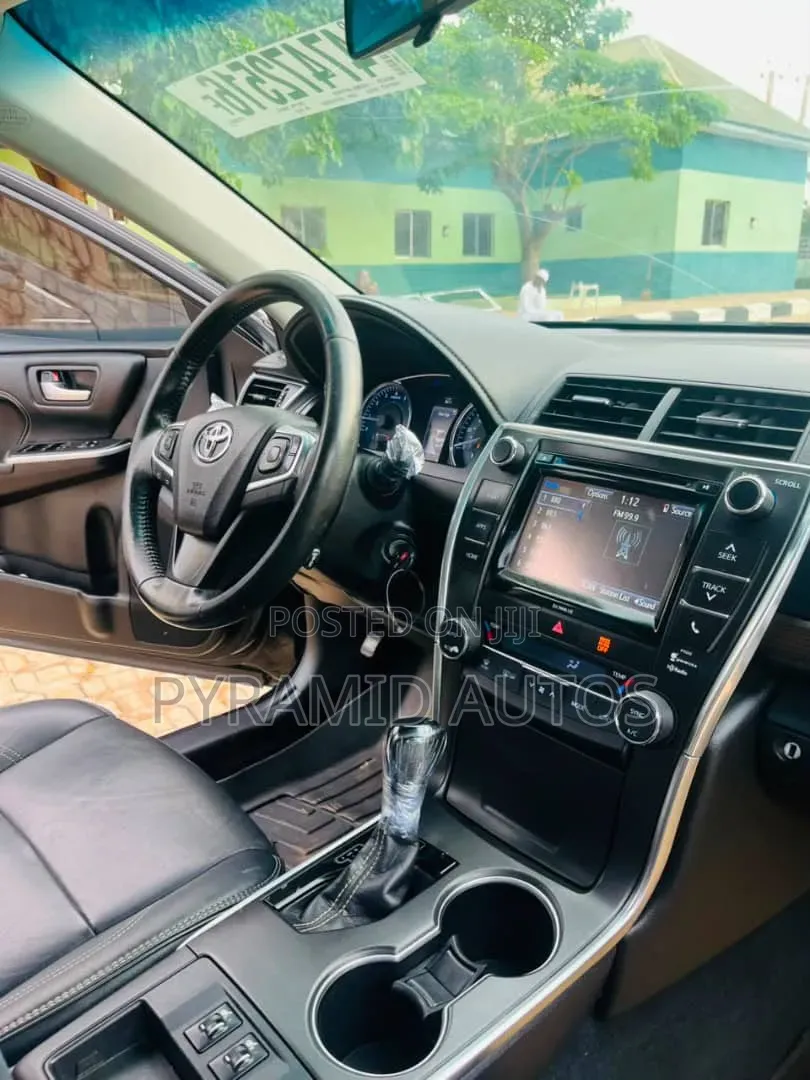 Toyota Camry 2016 Black