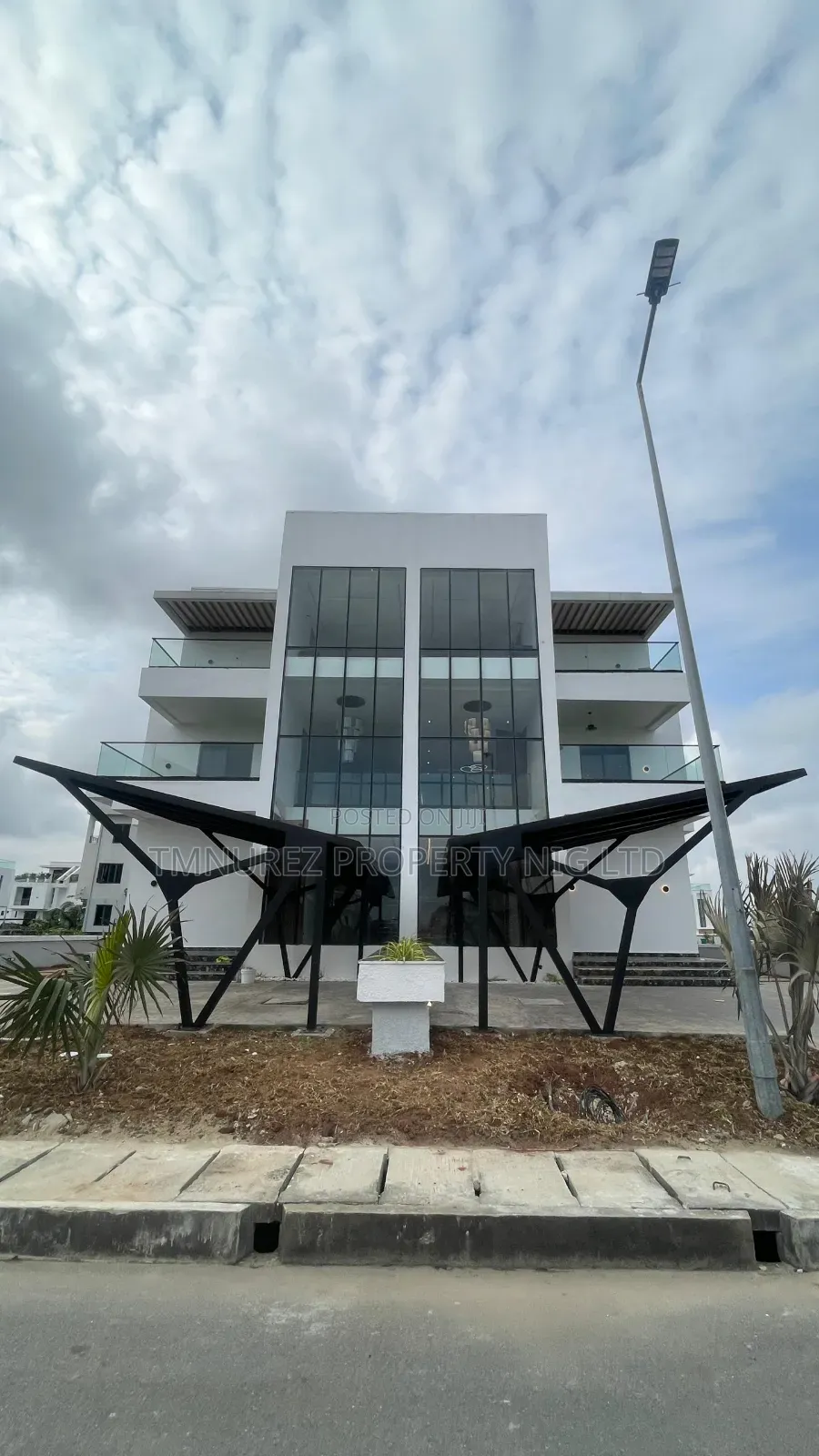 5bdrm Duplex in Ikate for sale