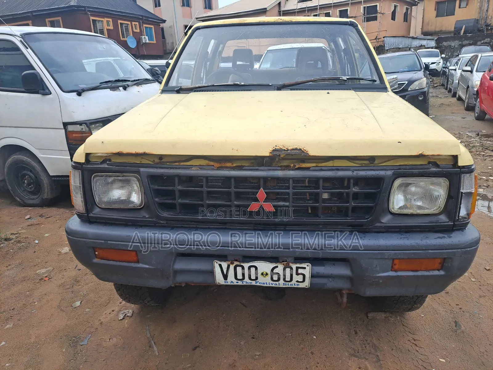 Mitsubishi Triton 1991 Yellow