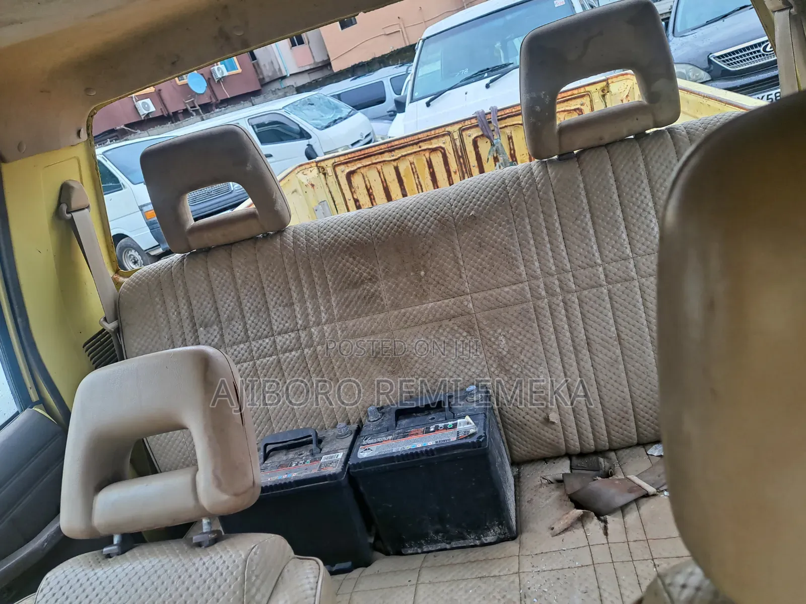 Mitsubishi Triton 1991 Yellow