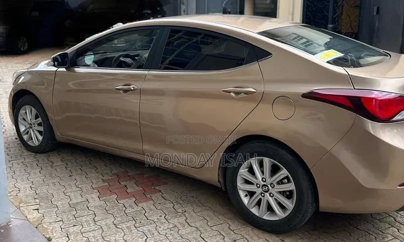 Hyundai Elantra 2013 Gold