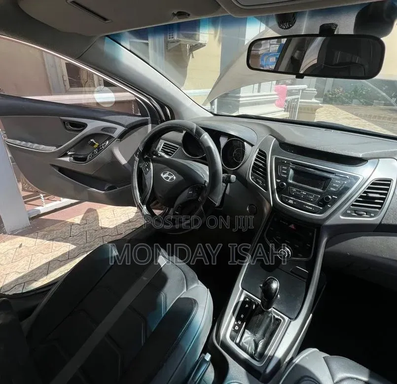 Hyundai Elantra 2013 Gold